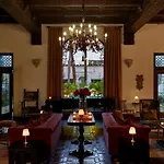 Villa Carlotta - 30 Day Requirement